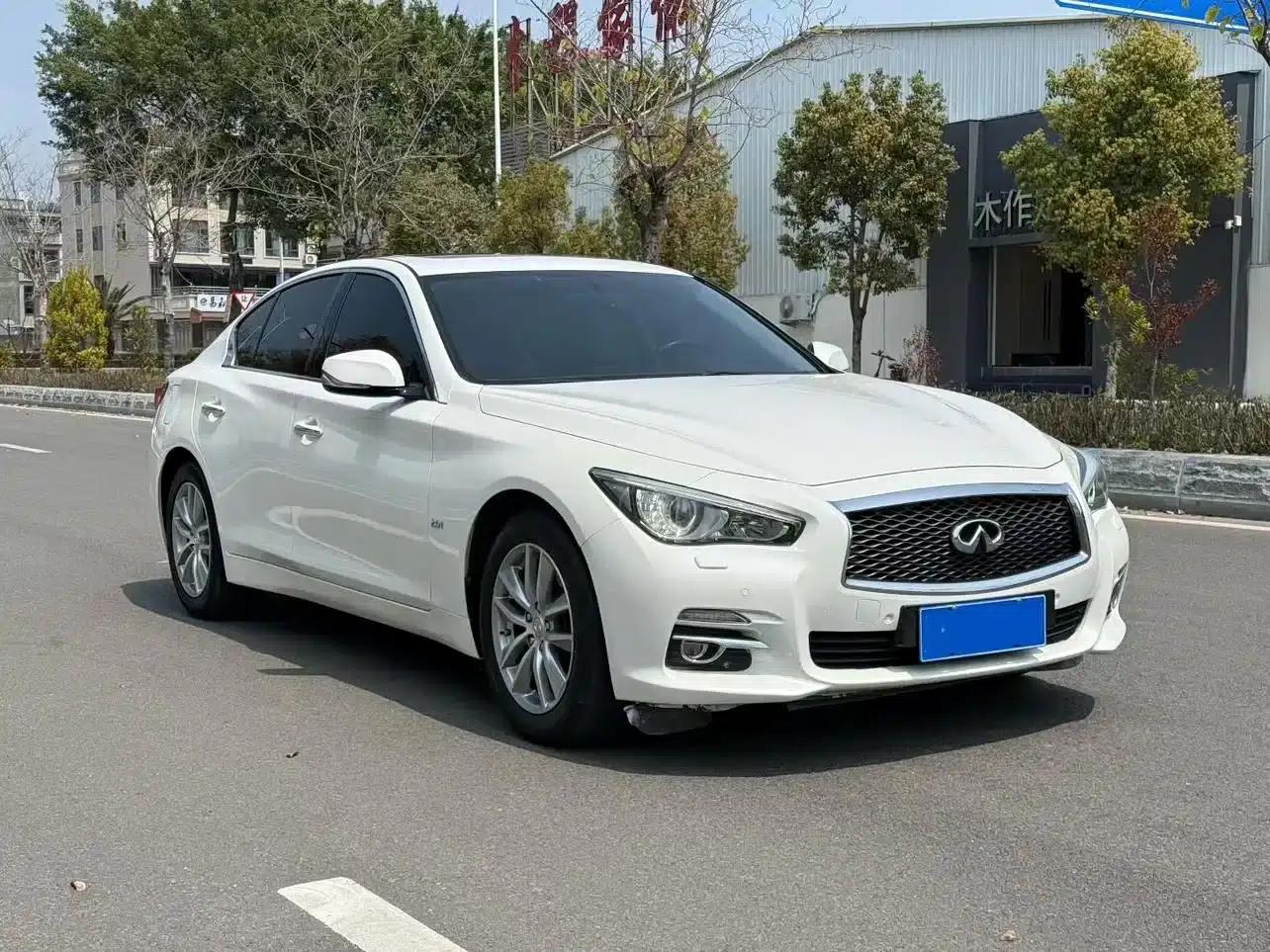 Infiniti Q50 2014 2.0T Luxury Edition — миниатюра 2