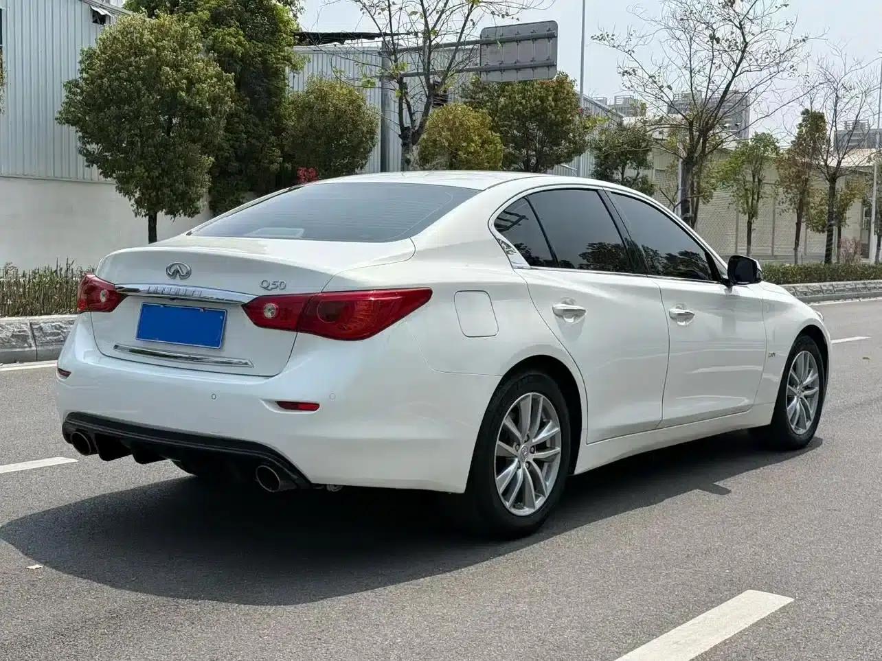 Infiniti Q50 2014 2.0T Luxury Edition — миниатюра 4