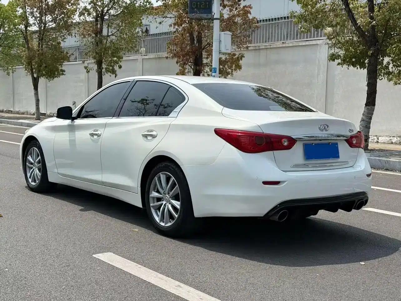 Infiniti Q50 2014 2.0T Luxury Edition — миниатюра 5