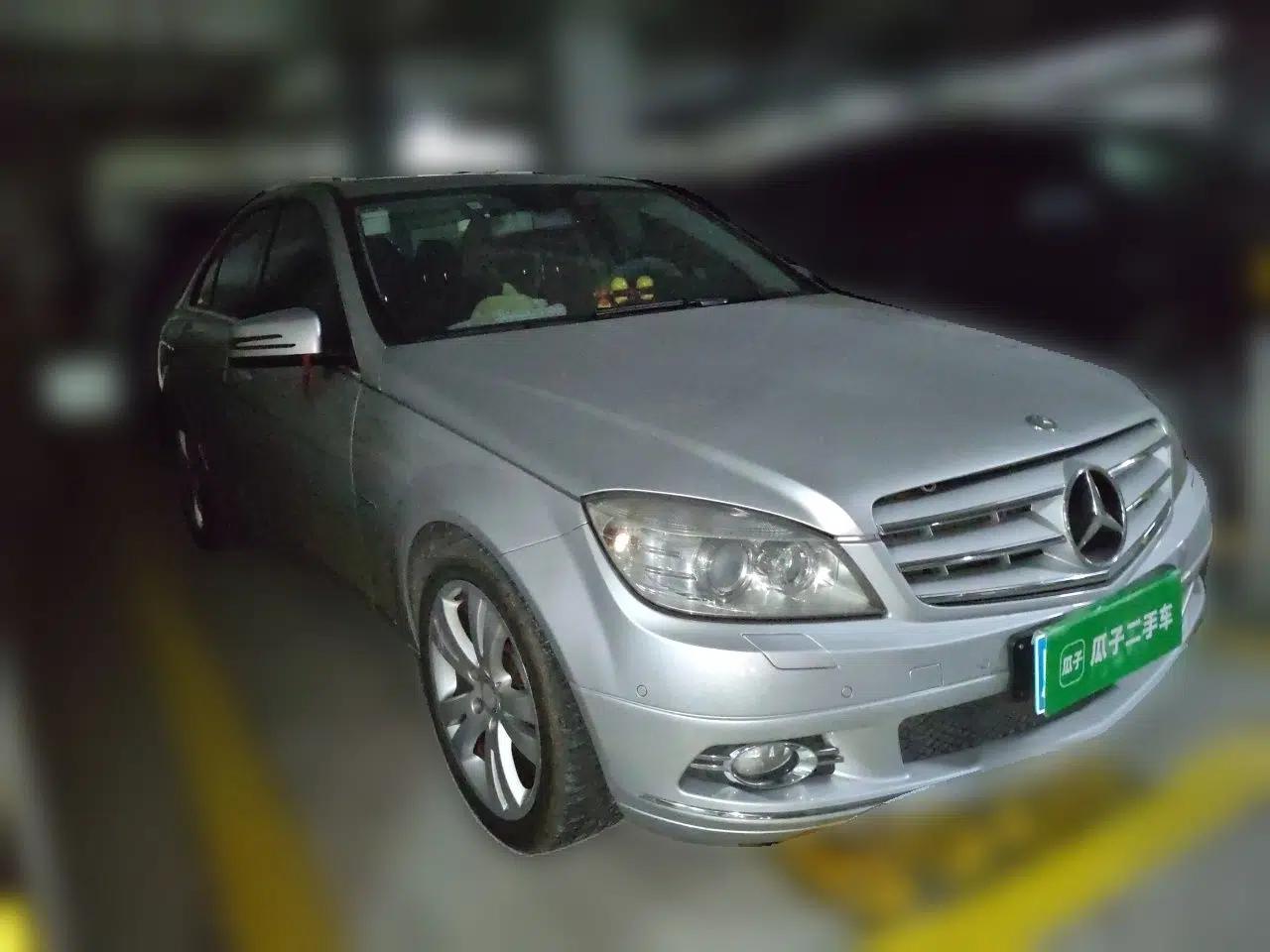 Mercedes-Benz C-Class 2010 C 200 CGI Fashion Model — миниатюра 3
