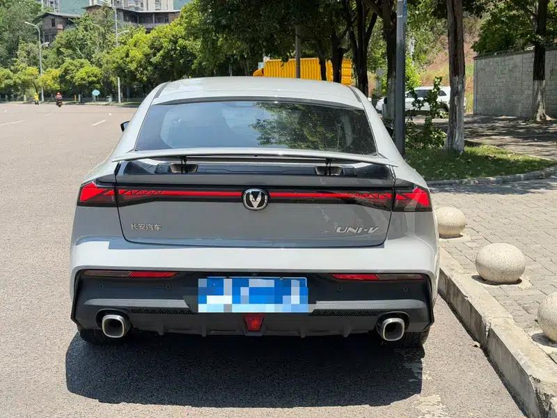 Changan UNI-V 2023 1.5T Premium Edition — миниатюра 5