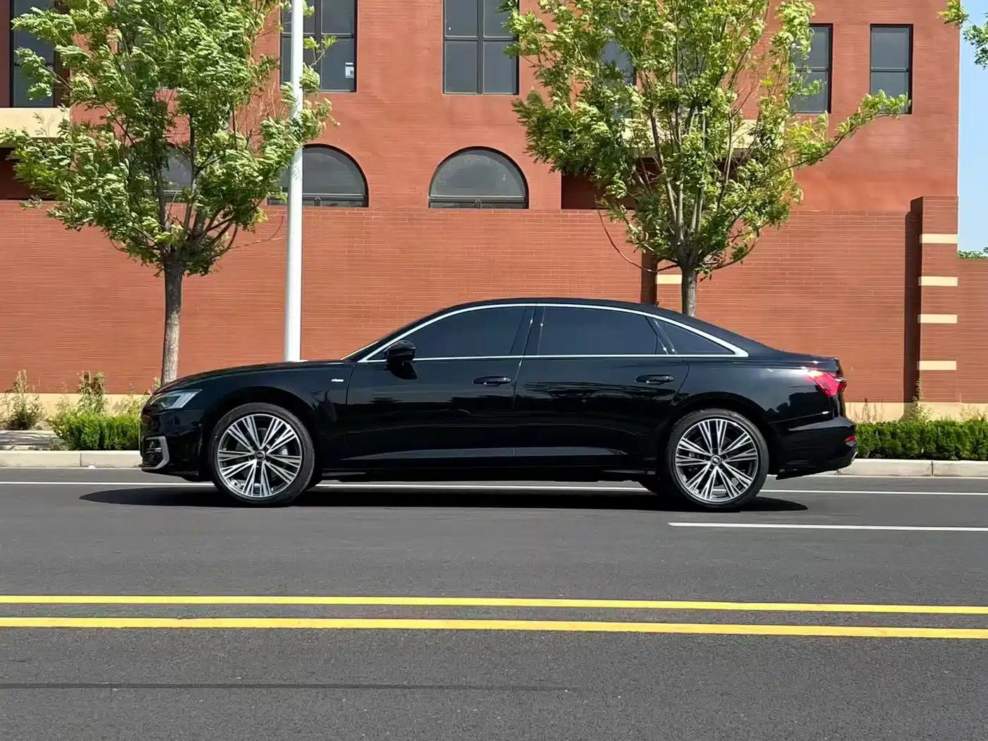 Audi A6L 2023 Facelift 45 TFSI quattro Premium Dynamic Edition — миниатюра 3