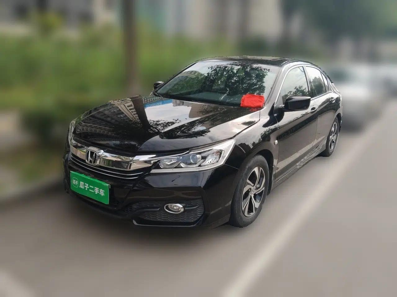 Honda Accord 2016 2.0L Comfort Edition — миниатюра 1