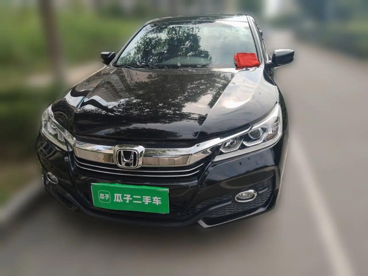Honda Accord 2016 2.0L Comfort Edition — миниатюра 2