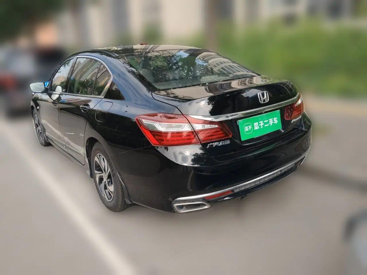 Honda Accord 2016 2.0L Comfort Edition — миниатюра 4