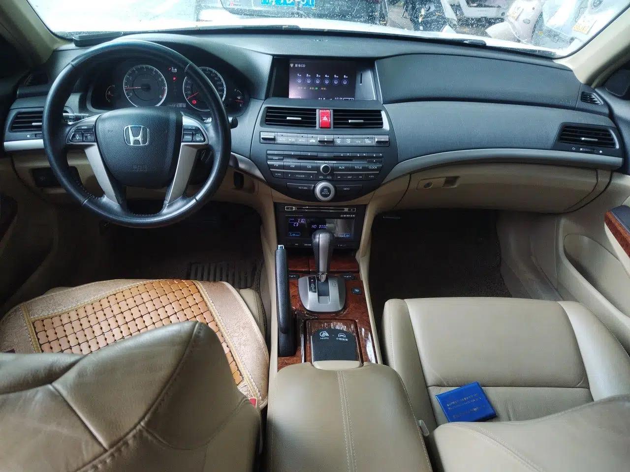 Honda Accord 2011 2.4L EX — миниатюра 9