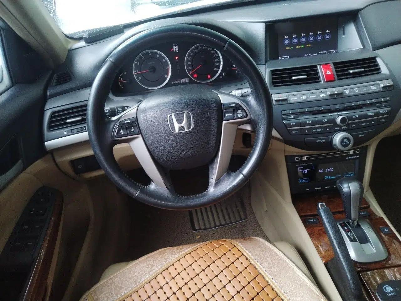 Honda Accord 2011 2.4L EX — миниатюра 10