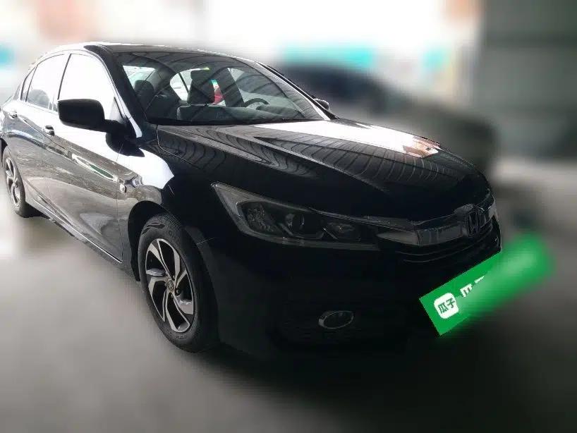 Honda Accord 2016 2.0L Elite Edition — миниатюра 3