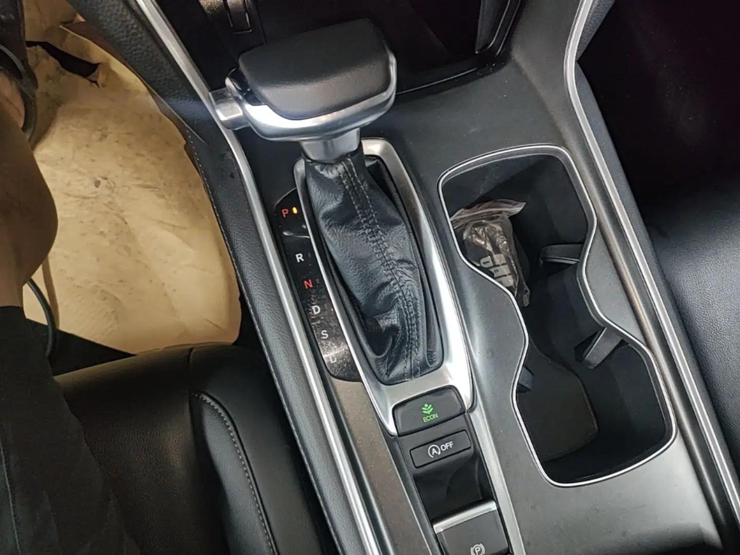 Honda Accord 2018 260TURBO Prestige Edition China VI — миниатюра 16
