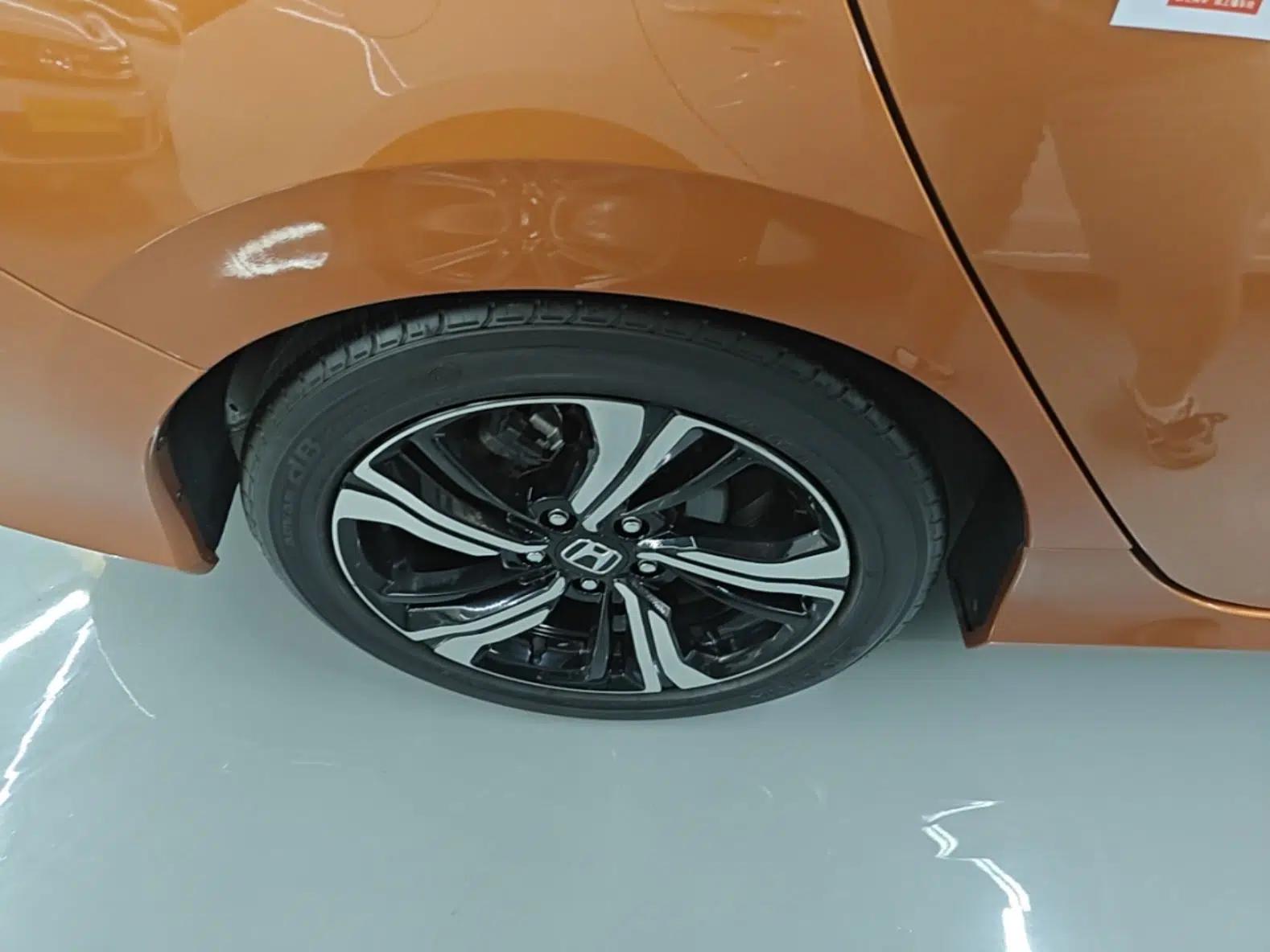 Honda Civic 2016 220TURBO CVT Prestige Edition — миниатюра 11