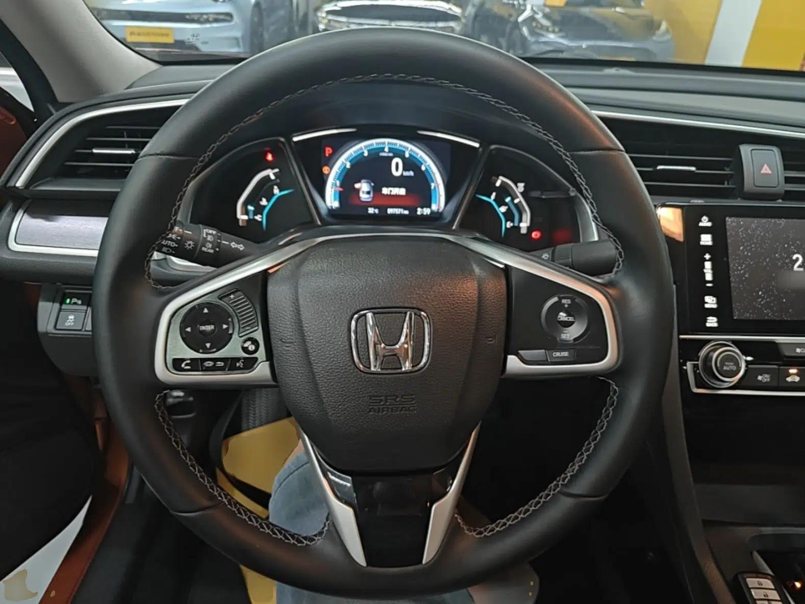 Honda Civic 2016 220TURBO CVT Prestige Edition — миниатюра 13