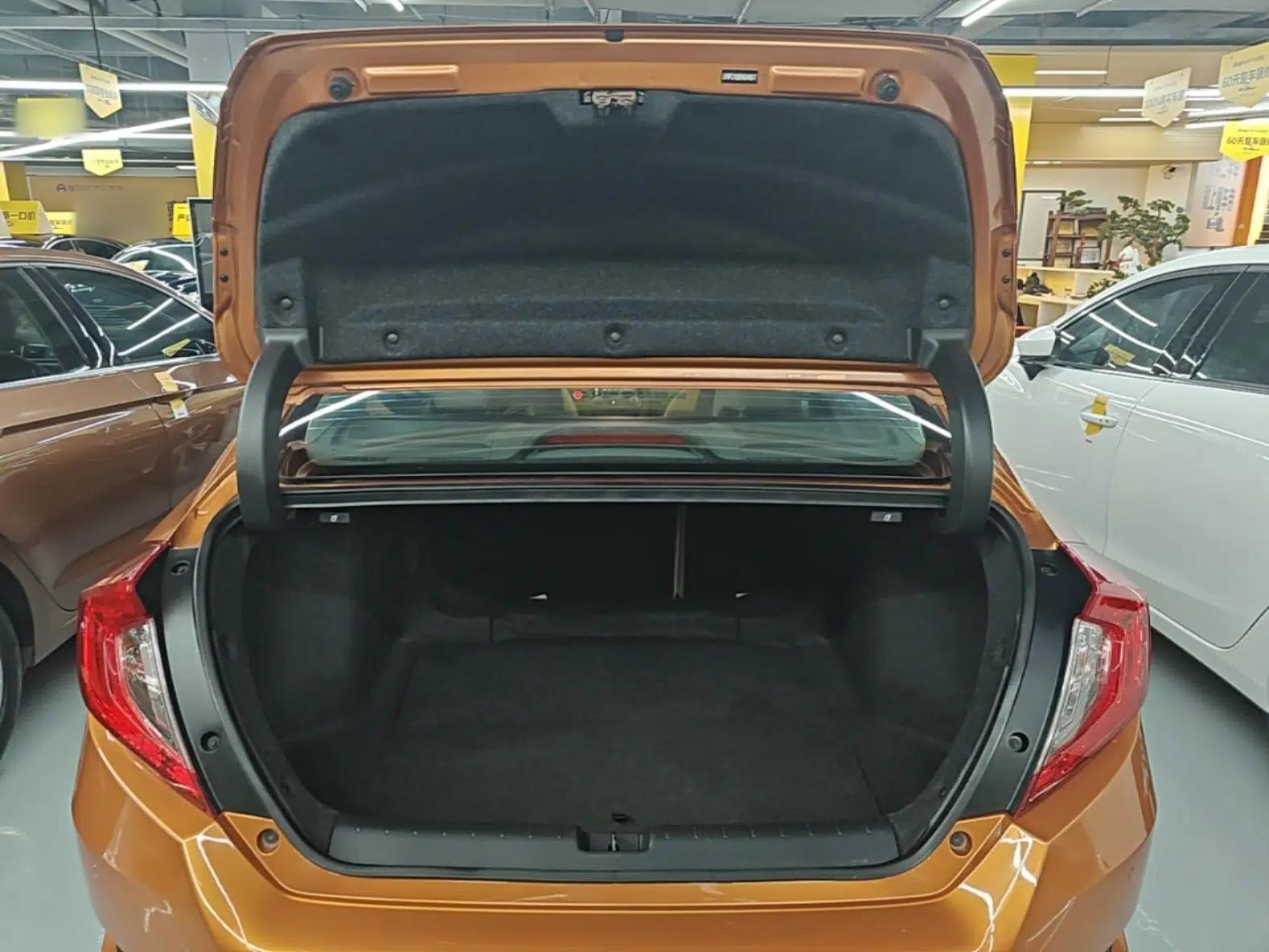 Honda Civic 2016 220TURBO CVT Prestige Edition — миниатюра 22
