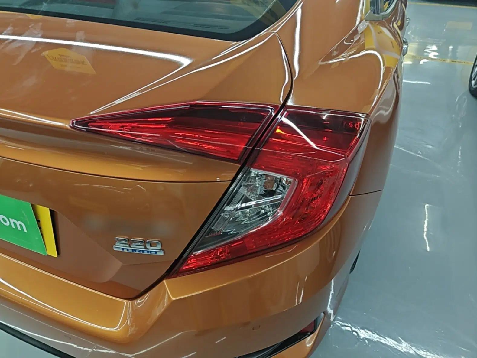 Honda Civic 2016 220TURBO CVT Prestige Edition — миниатюра 9