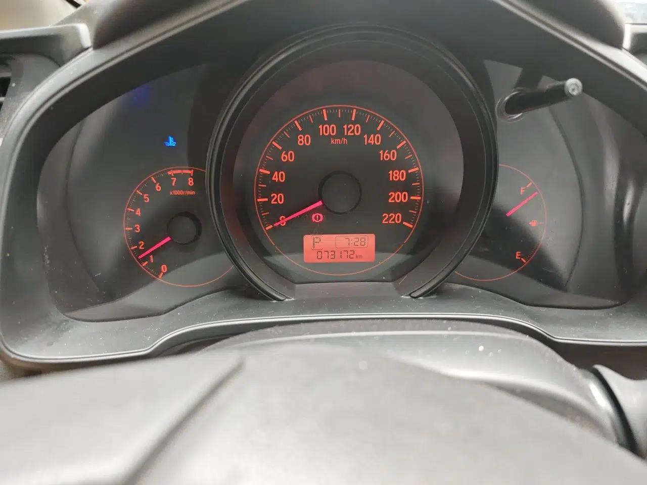 Honda Fit 2014 1.5L LX CVT Comfort Model — миниатюра 10