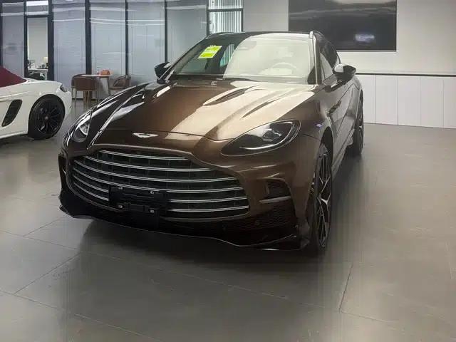 Aston Martin DBX 2025 4.0T V8 707