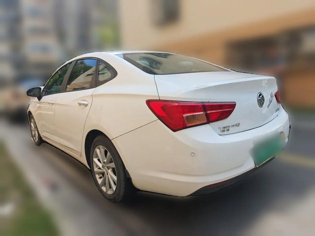 Buick Verano 2015 Sedan 15S Manual Entry-Level Model — миниатюра 4