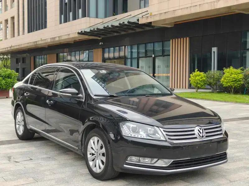 2015 Volkswagen Passat 1.8TSI Leading Edition — миниатюра 3
