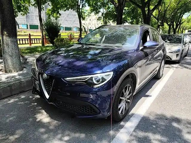 2017 Stelvio 2.0T 200HP Luxury Edition