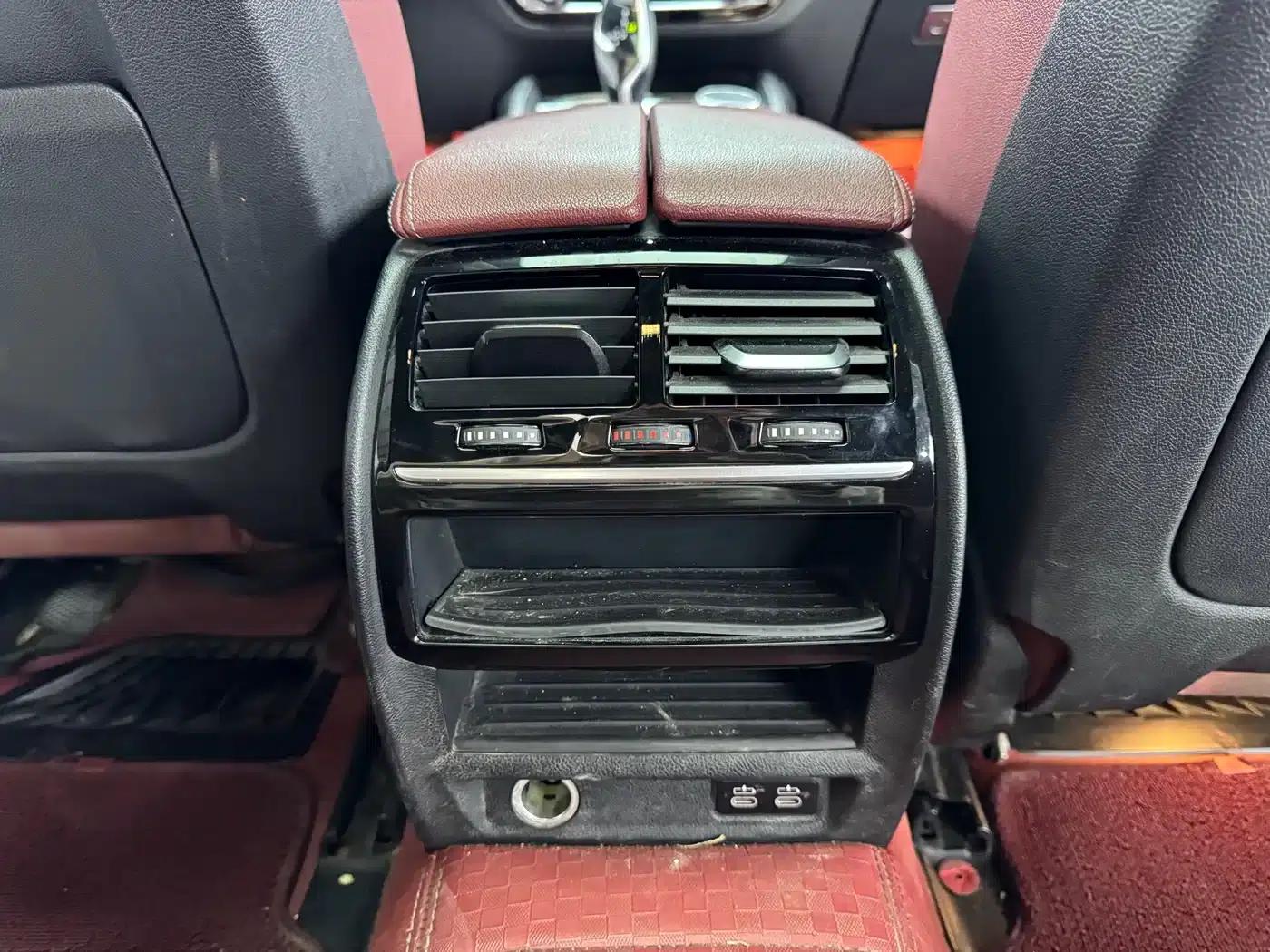 2021 BMW 5 Series 525Li M Sport Package — миниатюра 11