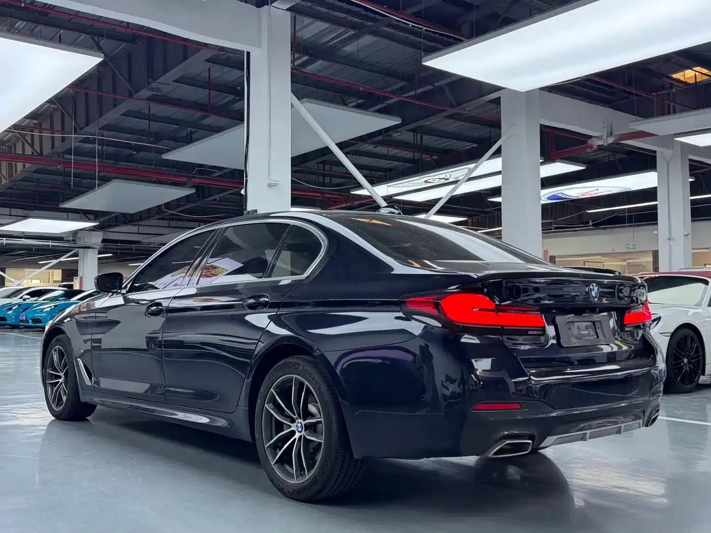 2021 BMW 5 Series 525Li M Sport Package — миниатюра 13