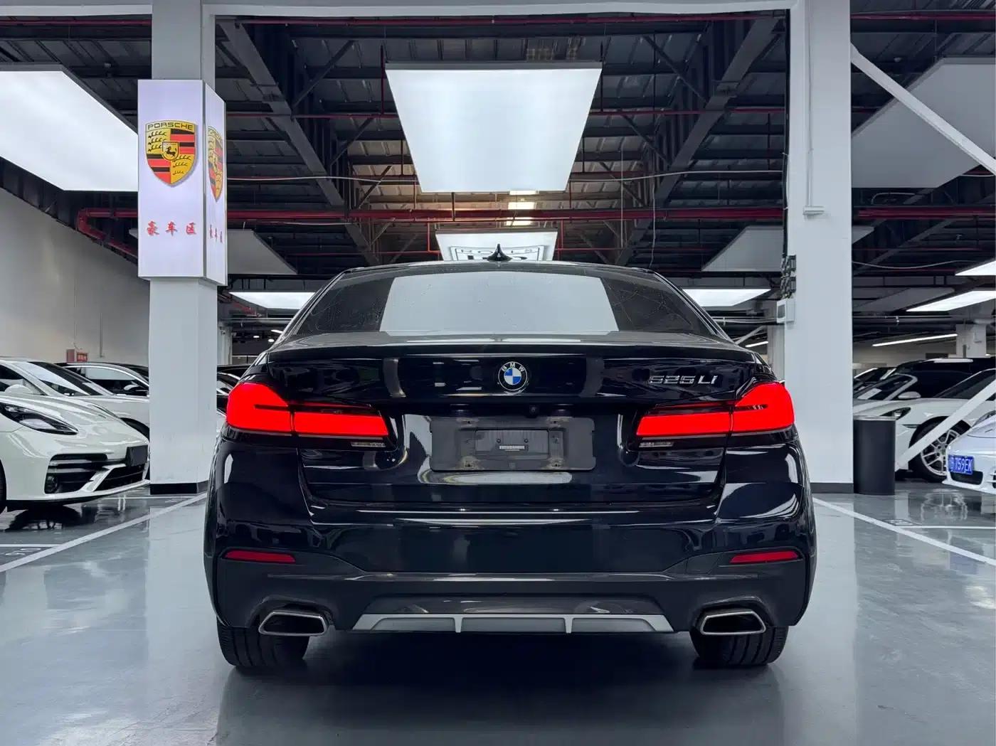 2021 BMW 5 Series 525Li M Sport Package — миниатюра 14