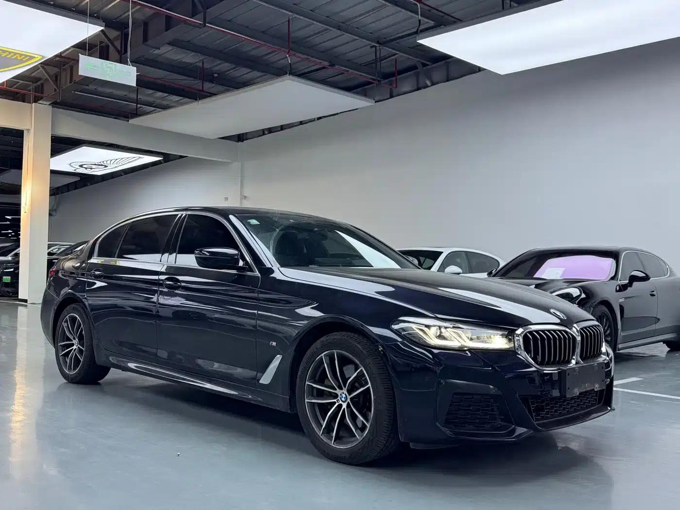 2021 BMW 5 Series 525Li M Sport Package — миниатюра 3