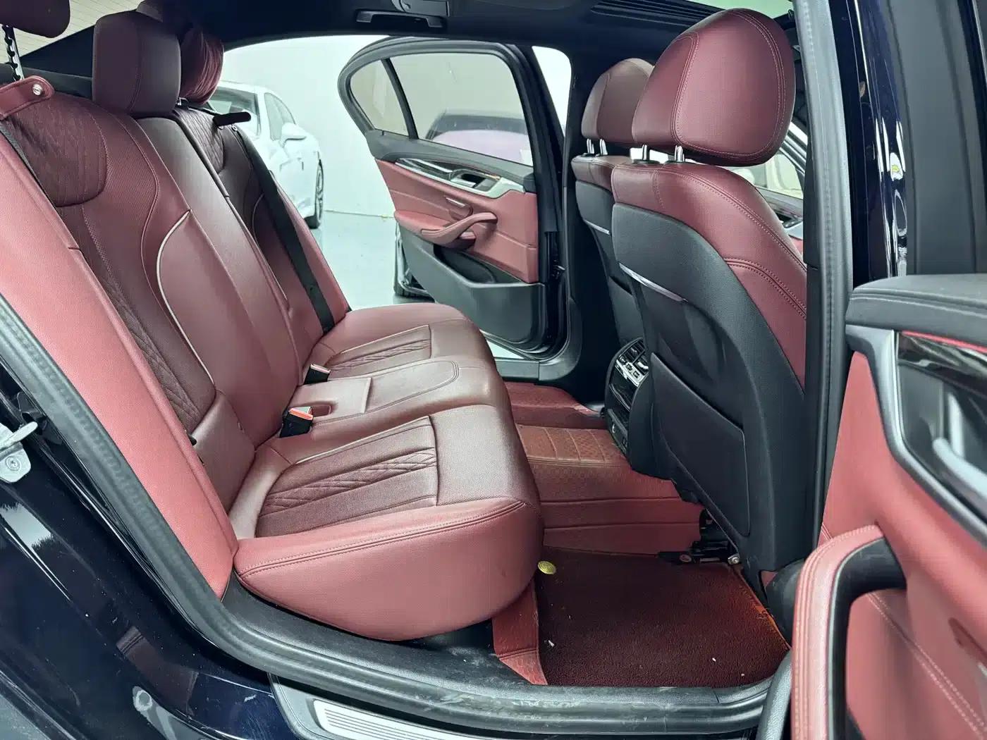2021 BMW 5 Series 525Li M Sport Package — миниатюра 10
