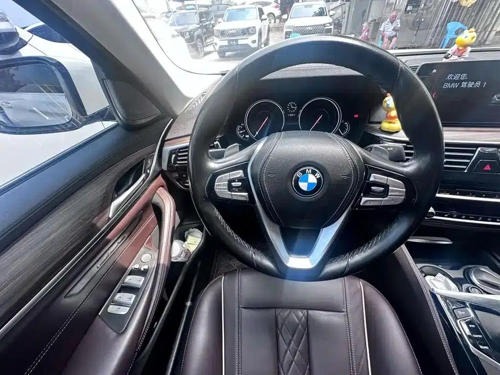 2018 BMW 5 Series 530Li Leading Luxury Package — миниатюра 7