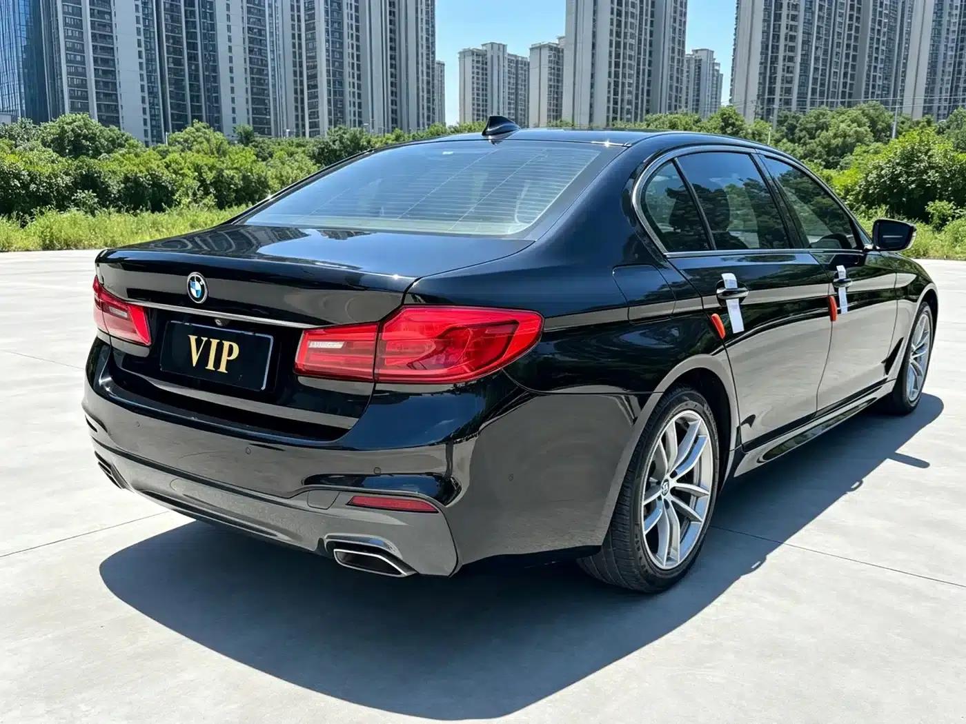 2019 BMW 5 Series 525Li M Sport Package — миниатюра 12