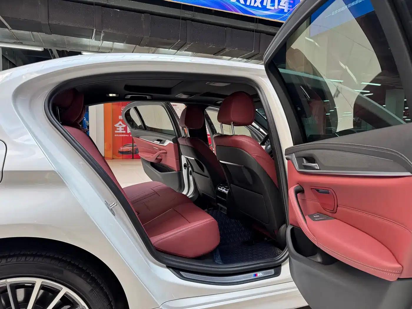 2023 BMW 5 Series Facelift 530Li Leading Edition M Sport Package — миниатюра 19