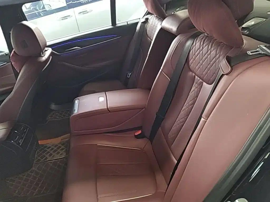 2022 BMW 5 Series Facelift 530Li Leading Edition M Sport Package — миниатюра 17