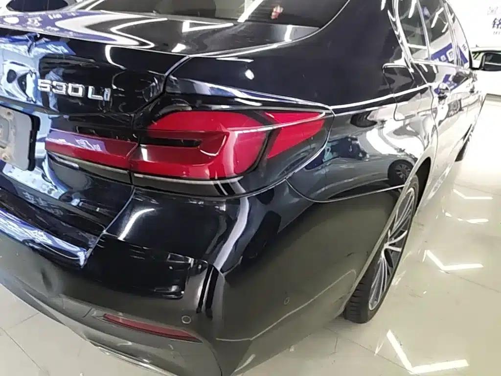 2022 BMW 5 Series Facelift 530Li Leading Edition M Sport Package — миниатюра 8