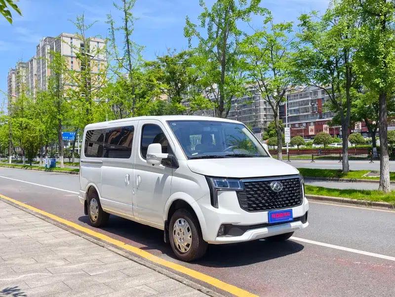 Xintu V80 2025 PRO 2.0T 9AT Aoyuntong Short Wheelbase Ultra-Low Roof 147Ps 5/6 Seats — миниатюра 3