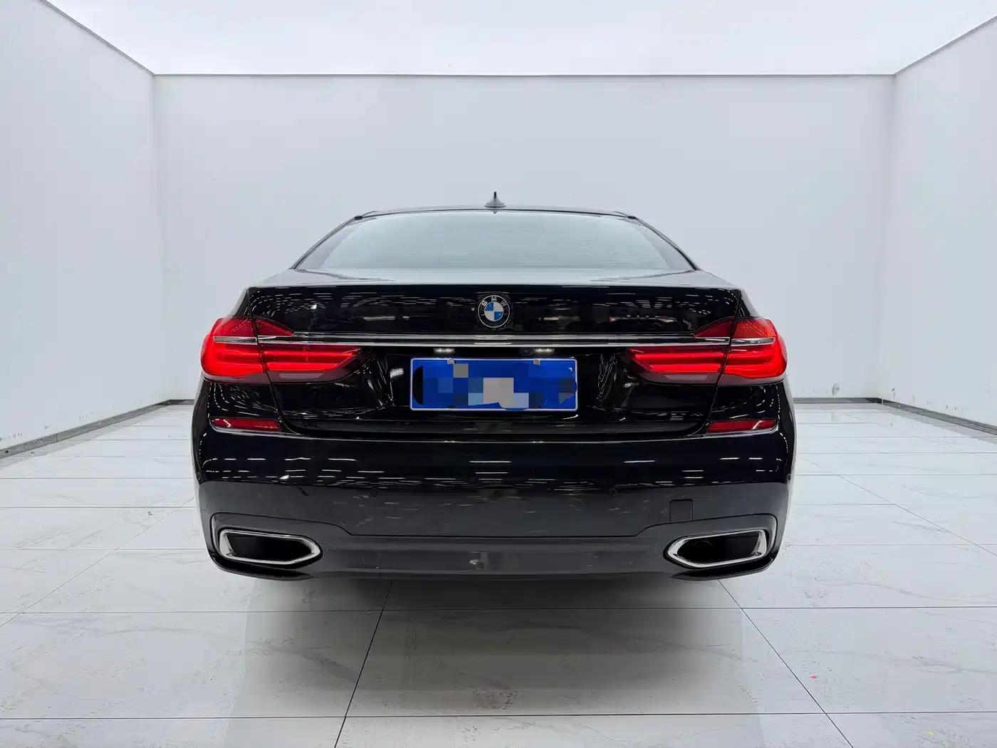 2018 BMW 7 Series 730Li Leading Edition M Sport Package — миниатюра 5