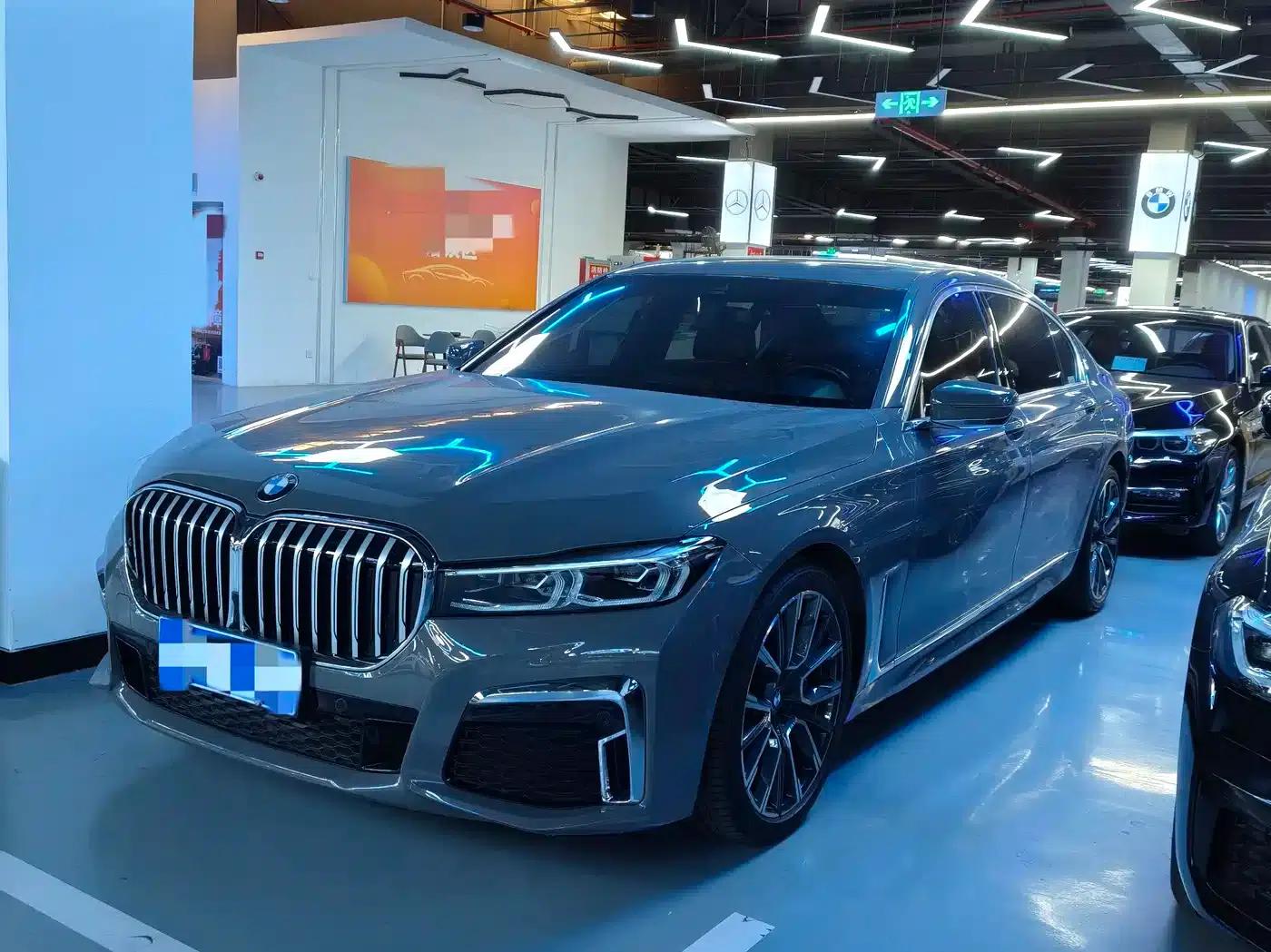 2021 BMW 7 Series 740Li Leading Edition M Sport Package — миниатюра 1