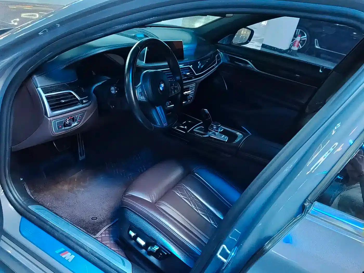 2021 BMW 7 Series 740Li Leading Edition M Sport Package — миниатюра 9