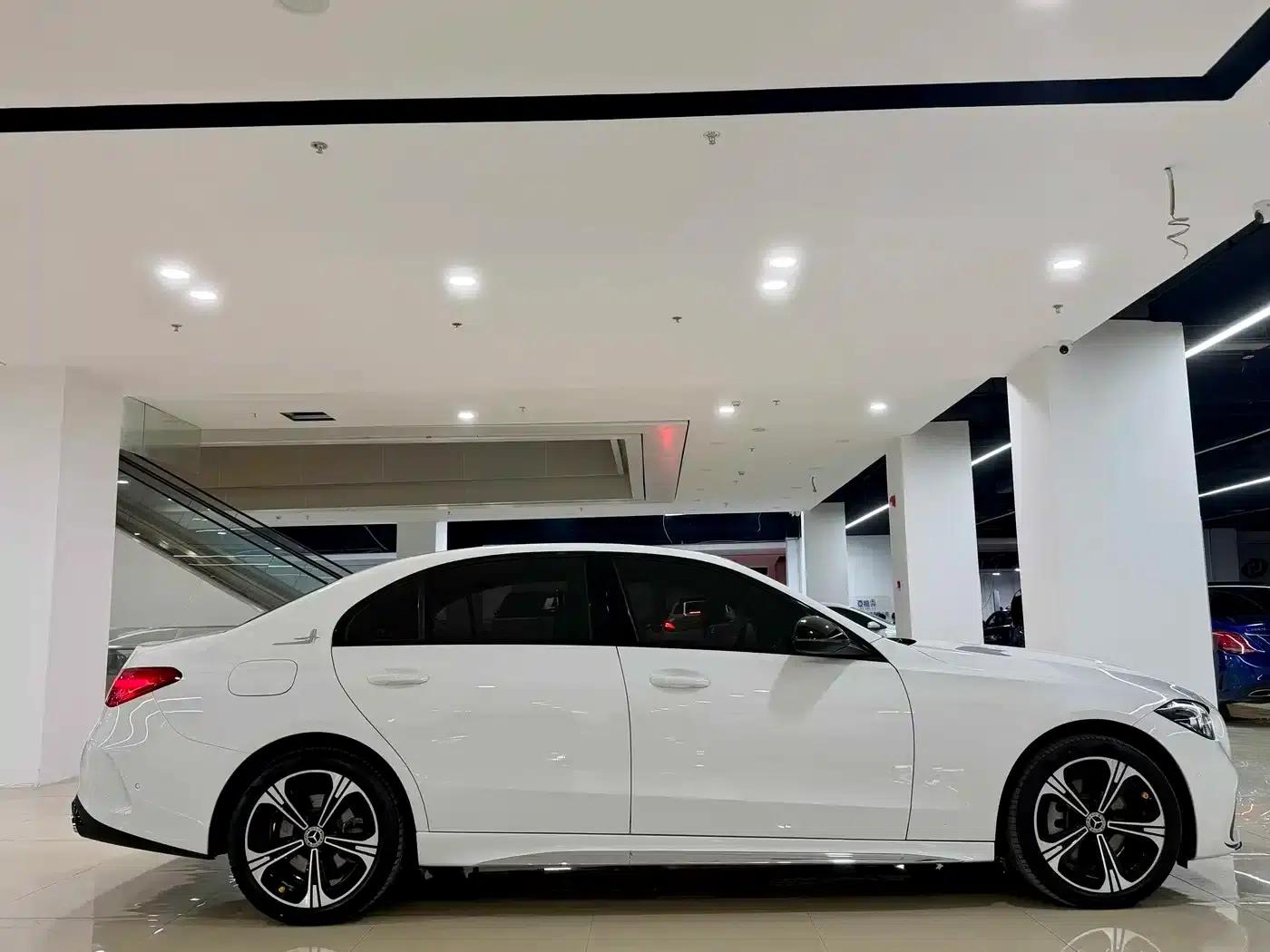 2023 Mercedes-Benz C-Class C 260 L Midnight Sport Edition — миниатюра 3