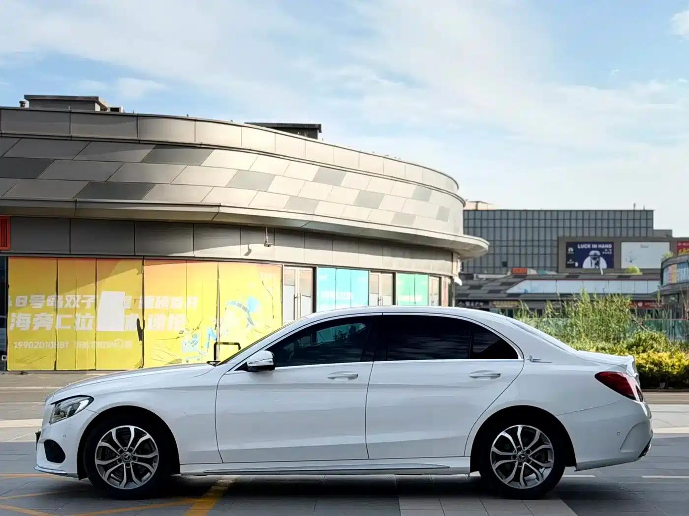 2018 Mercedes-Benz C-Class C 180 L Fashion Sport Edition — миниатюра 3