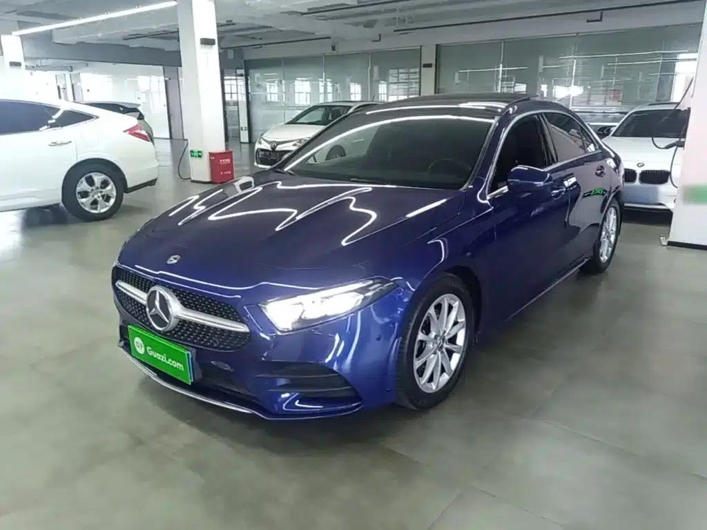 Mercedes-Benz A-Class 2020 Facelift A 200 L Sport Sedan Fashion Model — миниатюра 1