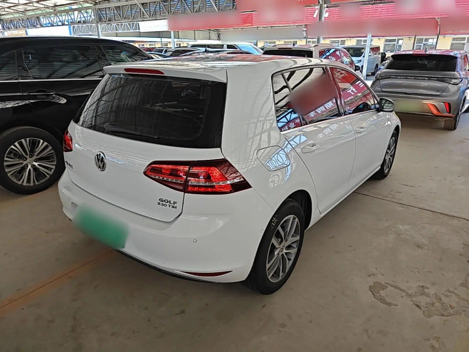 Volkswagen Golf 2017 230TSI Automatic Luxury Million-Vehicle Commemorative Edition — миниатюра 6
