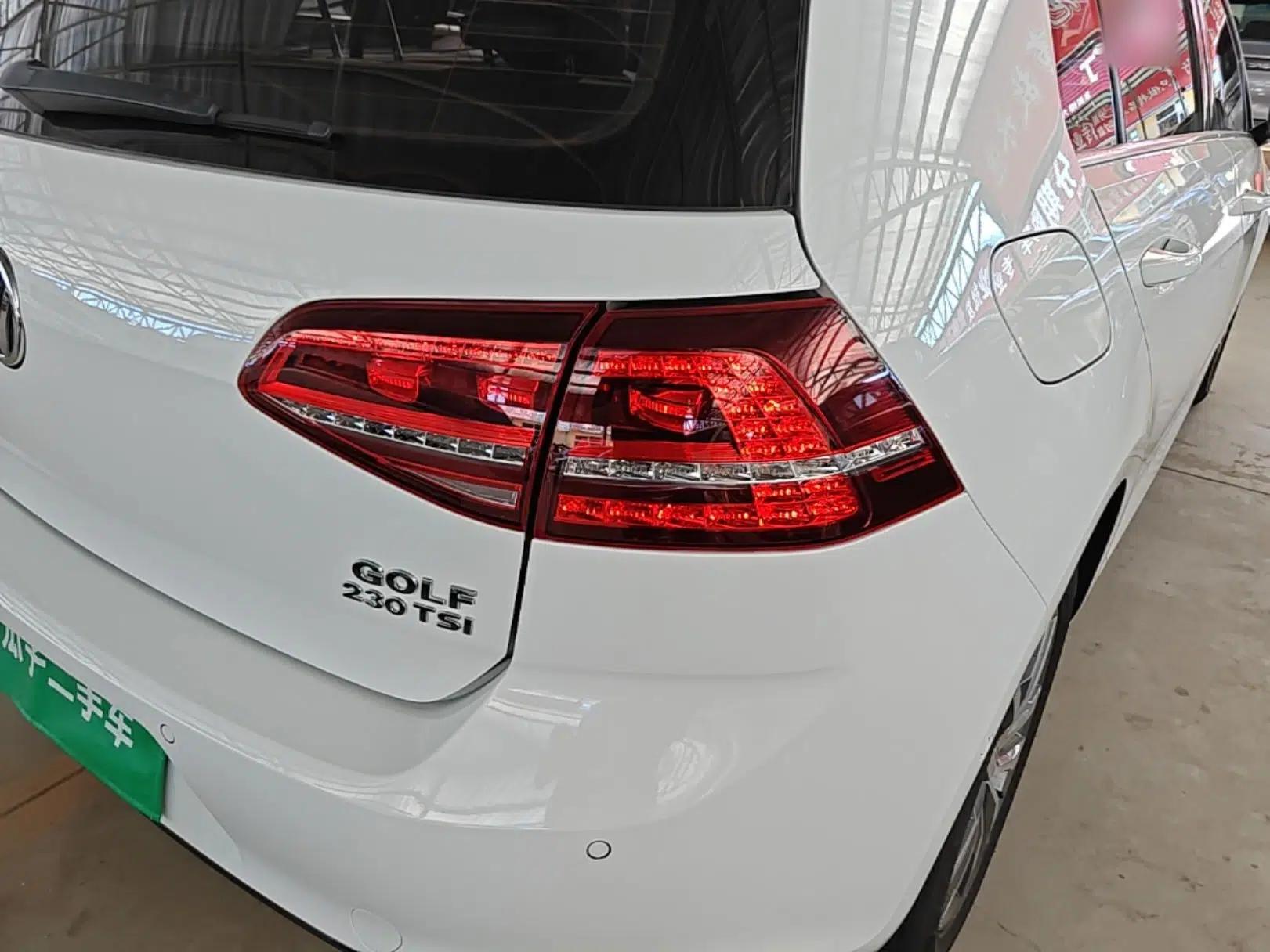 Volkswagen Golf 2017 230TSI Automatic Luxury Million-Vehicle Commemorative Edition — миниатюра 9