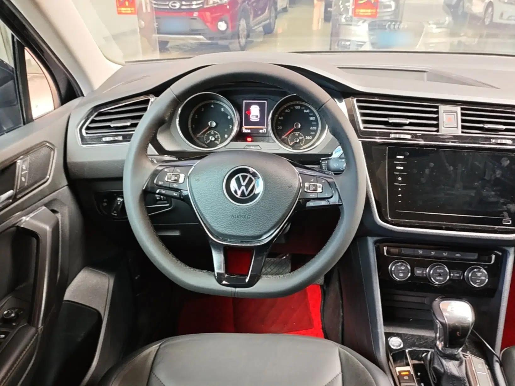 Volkswagen Tiguan L 2021 330TSI Automatic Two-Wheel Drive Smart Edition — миниатюра 13