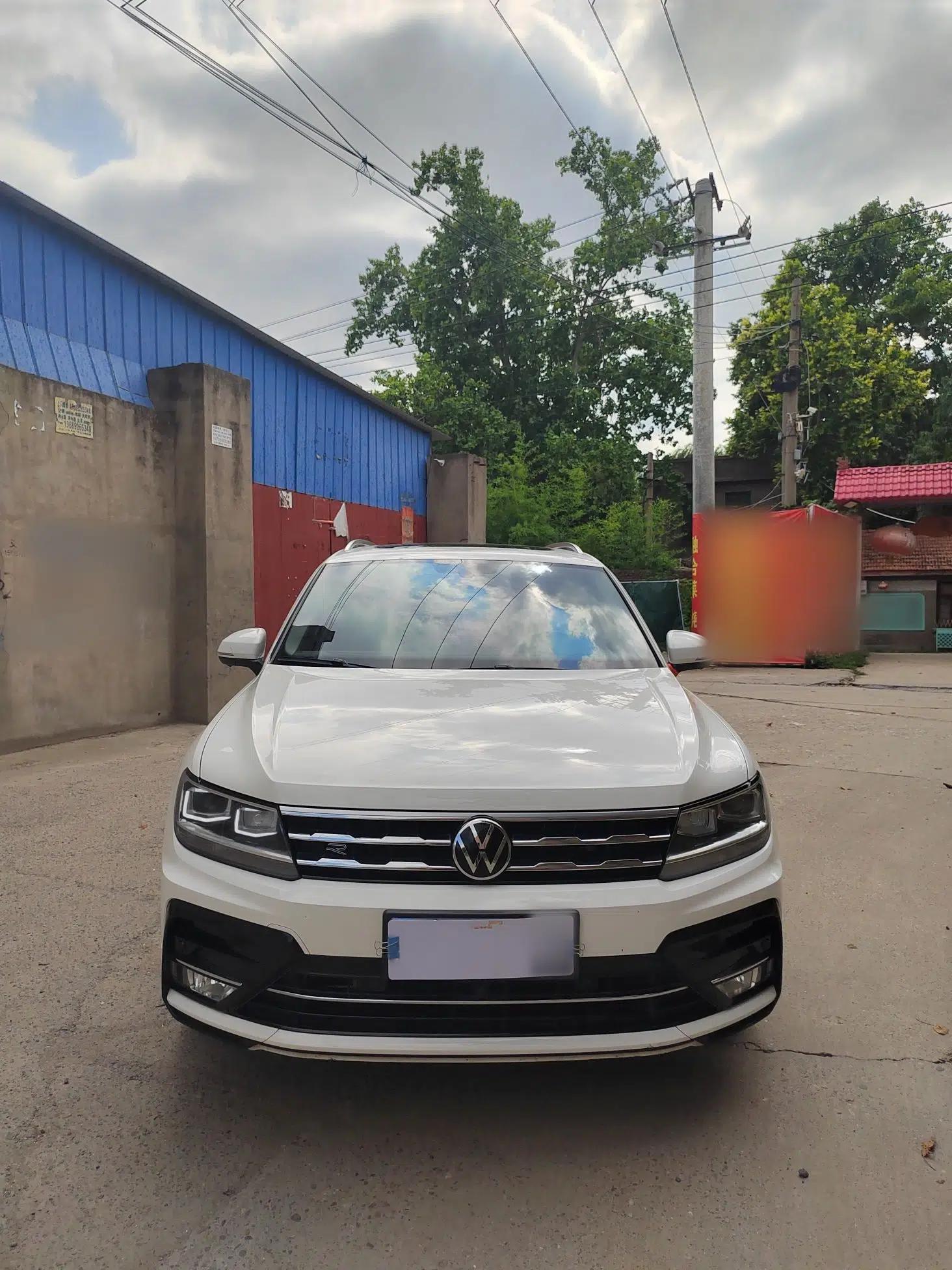 Volkswagen Tiguan L 2021 330TSI Automatic Two-Wheel Drive R-Line Enhanced Edition — миниатюра 3