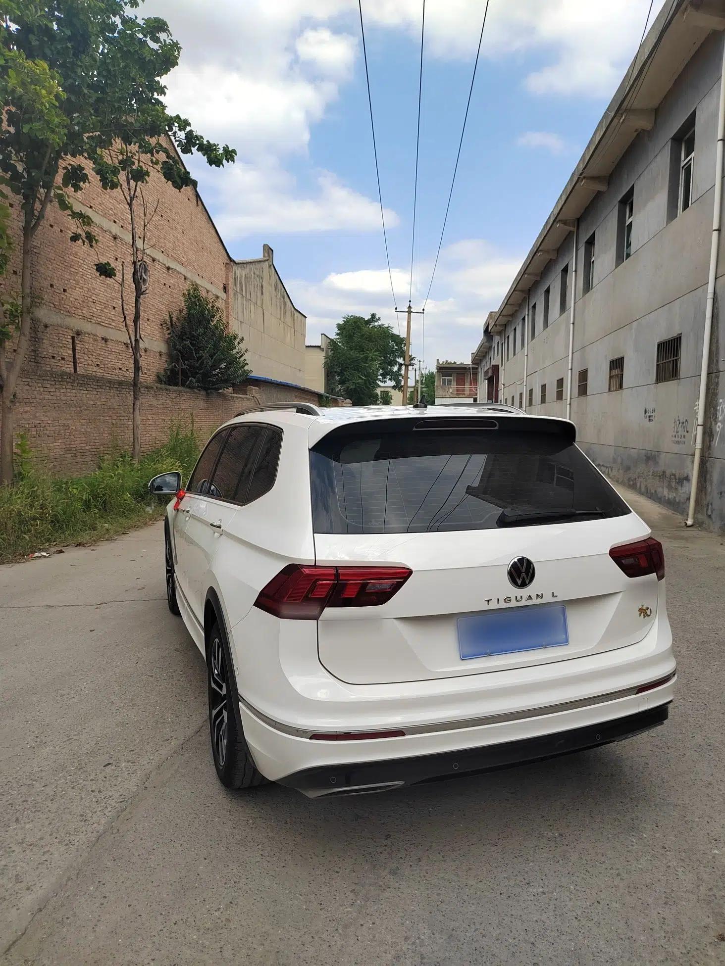 Volkswagen Tiguan L 2021 330TSI Automatic Two-Wheel Drive R-Line Enhanced Edition — миниатюра 5