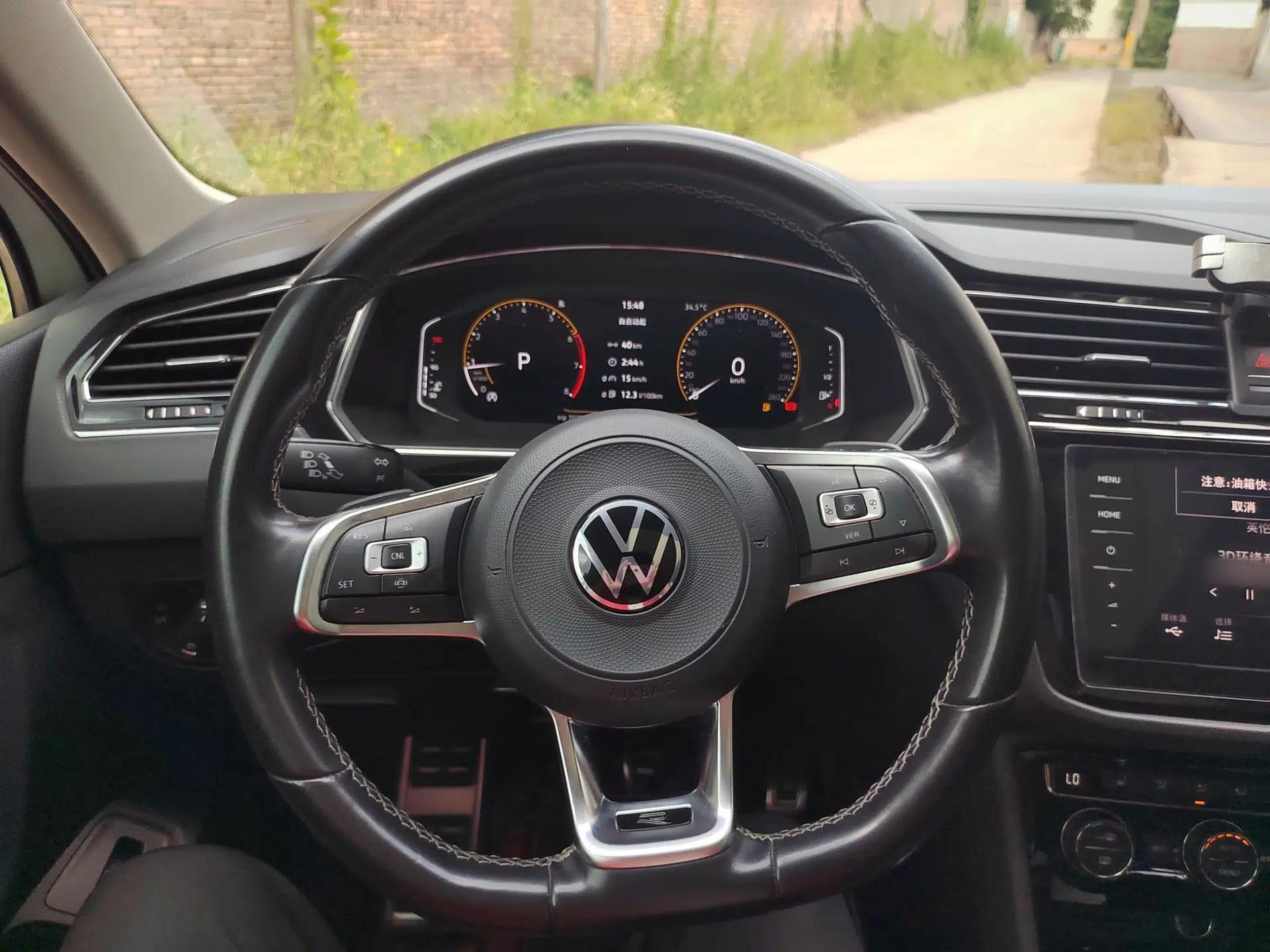 Volkswagen Tiguan L 2021 330TSI Automatic Two-Wheel Drive R-Line Enhanced Edition — миниатюра 10