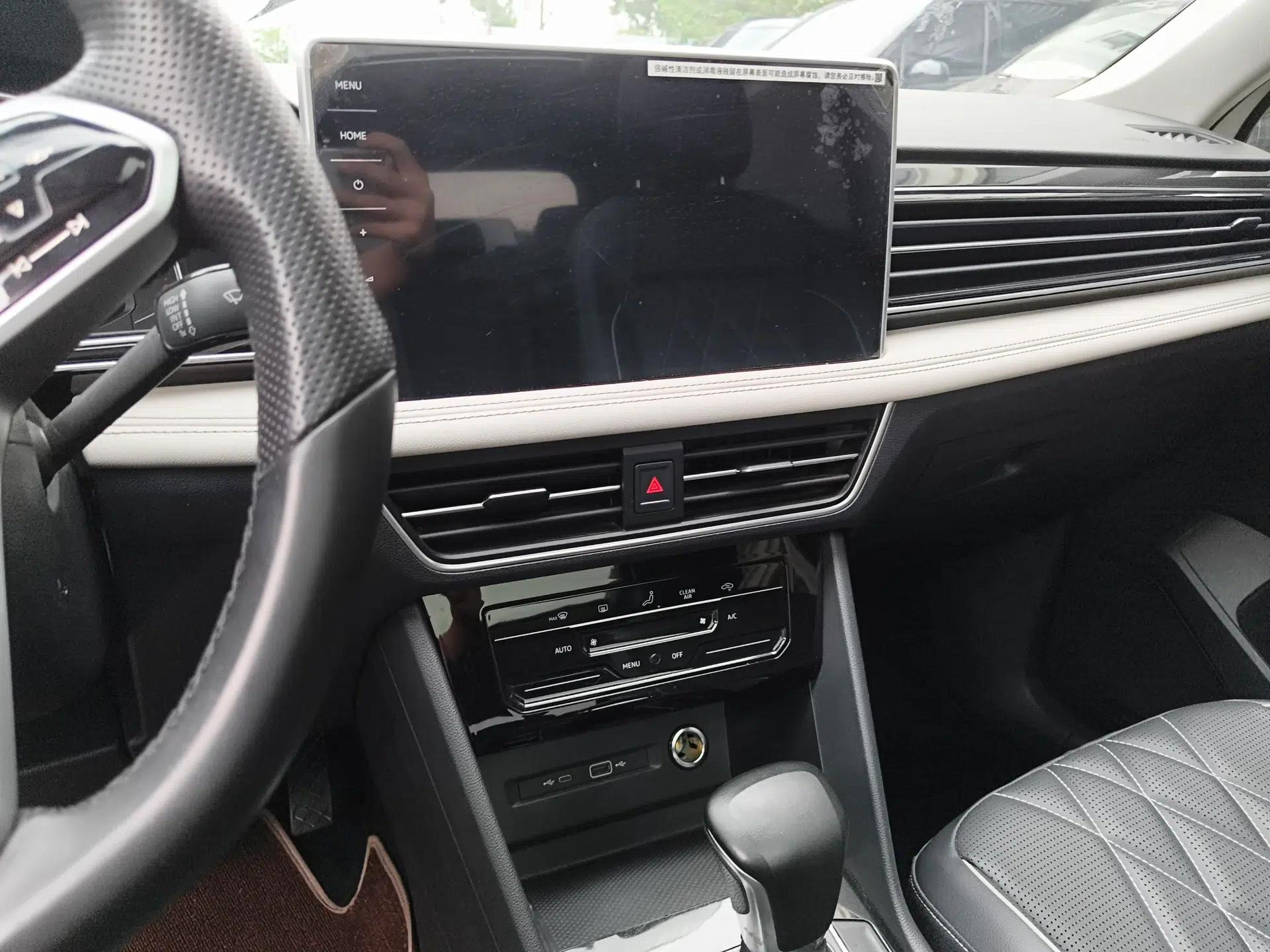 Volkswagen Tiguan L 2022 330TSI Automatic Two-Wheel Drive Smart Edition — миниатюра 11