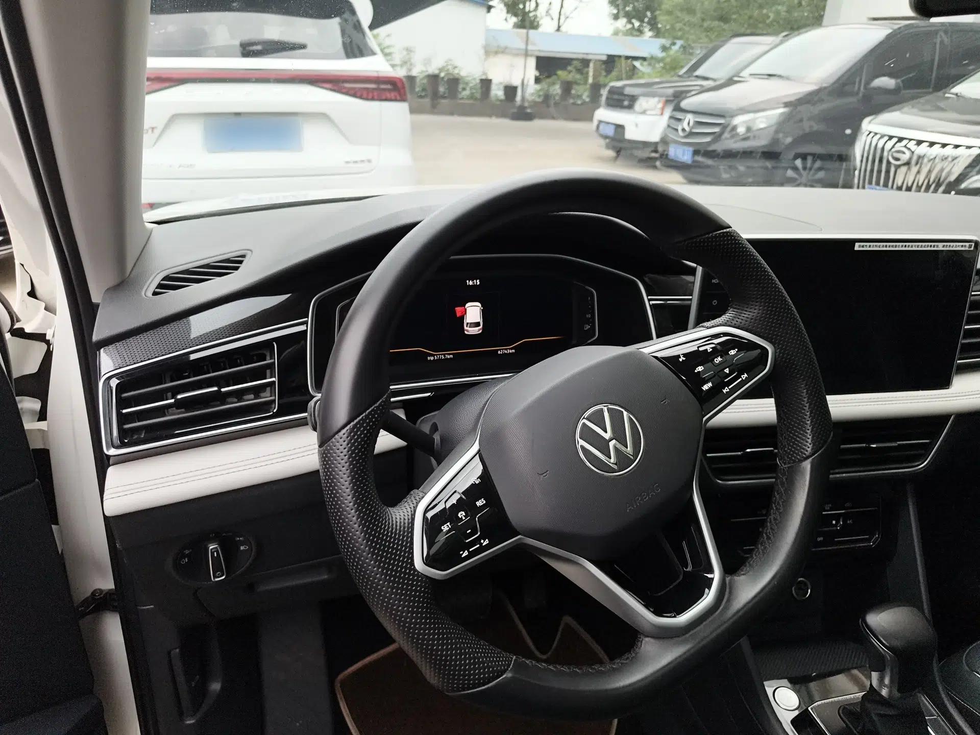 Volkswagen Tiguan L 2022 330TSI Automatic Two-Wheel Drive Smart Edition — миниатюра 8