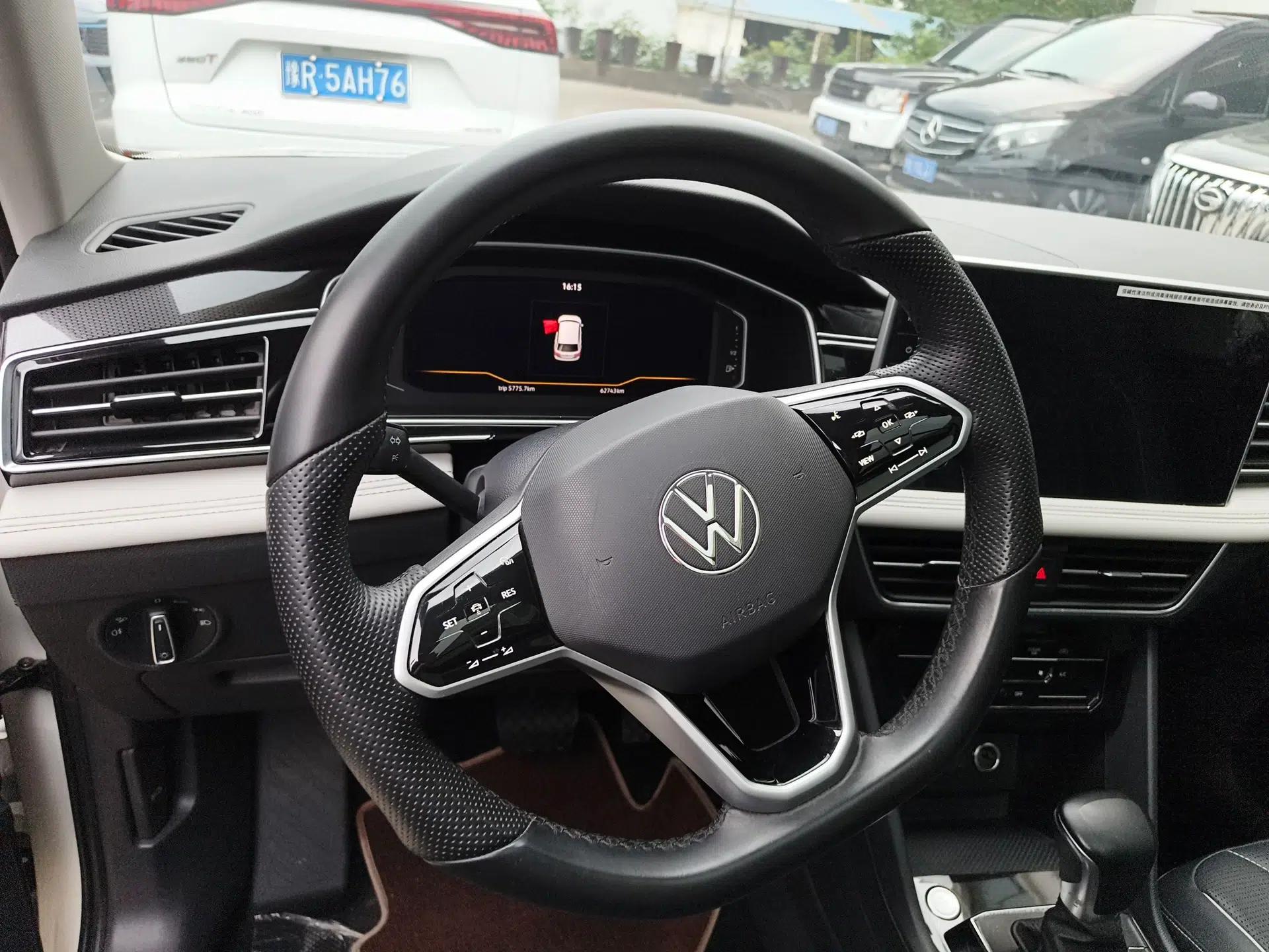 Volkswagen Tiguan L 2022 330TSI Automatic Two-Wheel Drive Smart Edition — миниатюра 9