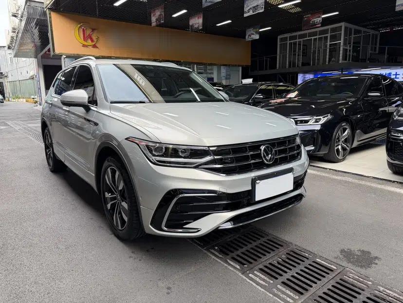 Volkswagen Tiguan L 2022 330TSI Automatic Two-Wheel Drive R-Line Enhanced Edition — миниатюра 13