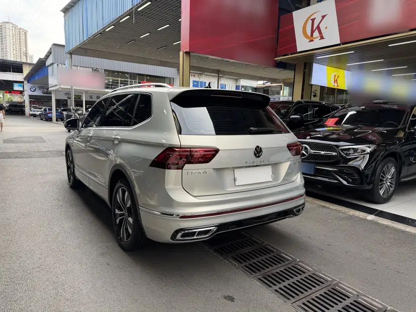 Volkswagen Tiguan L 2022 330TSI Automatic Two-Wheel Drive R-Line Enhanced Edition — миниатюра 14